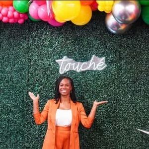 Meet your Posher, Aisha